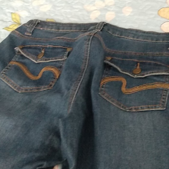 Relativity Above Ankle Jeans - Picture 6 of 8